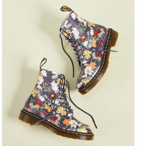Dr. Martens LIMITED EDITION  1460 Pascal Darcy Floral 8-eye Leather Boots  NWOB